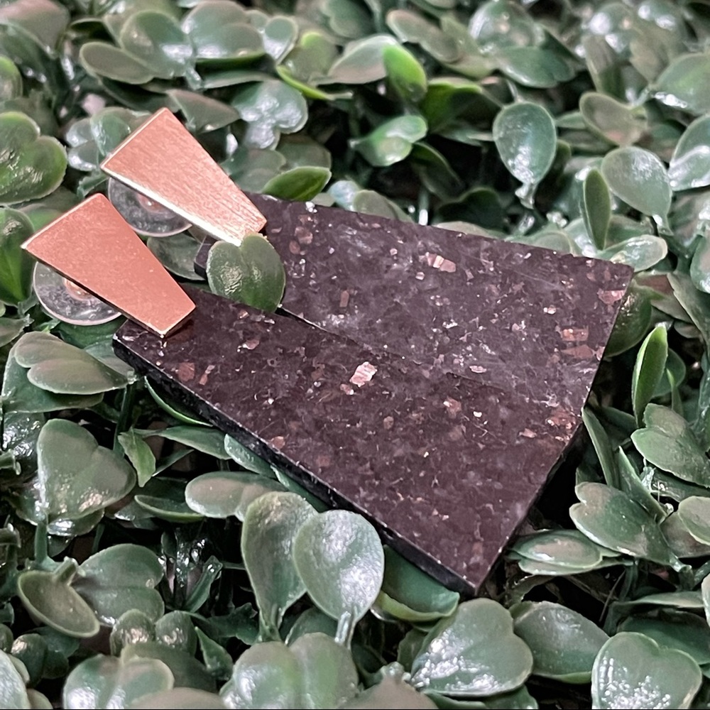 auth. kendra scott “collins statement” earrings - black granite - rose gold